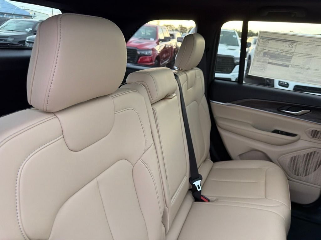 2027 Jeep Grand Cherokee Limited