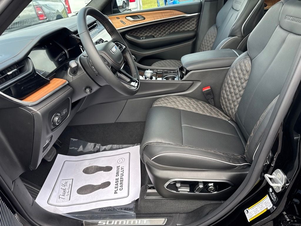 2026 Jeep Grand Cherokee GRAND CHEROKEE SUMMIT 4X4