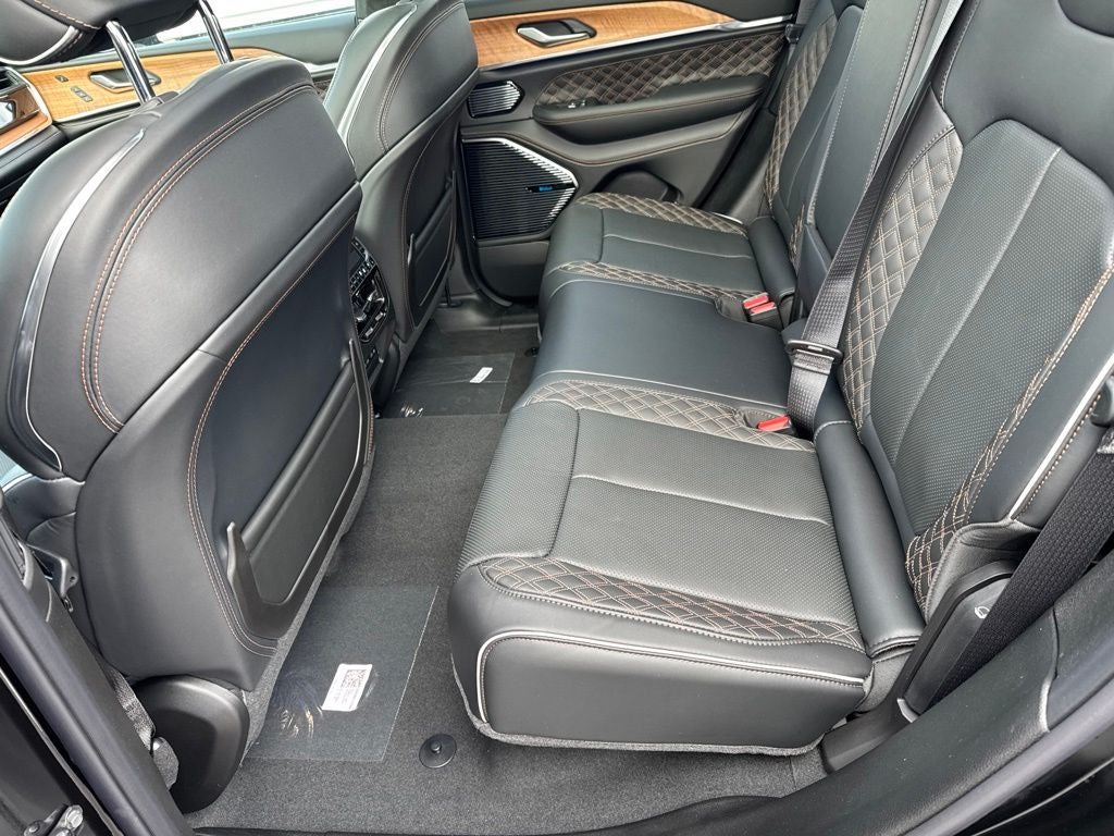 2026 Jeep Grand Cherokee GRAND CHEROKEE SUMMIT 4X4
