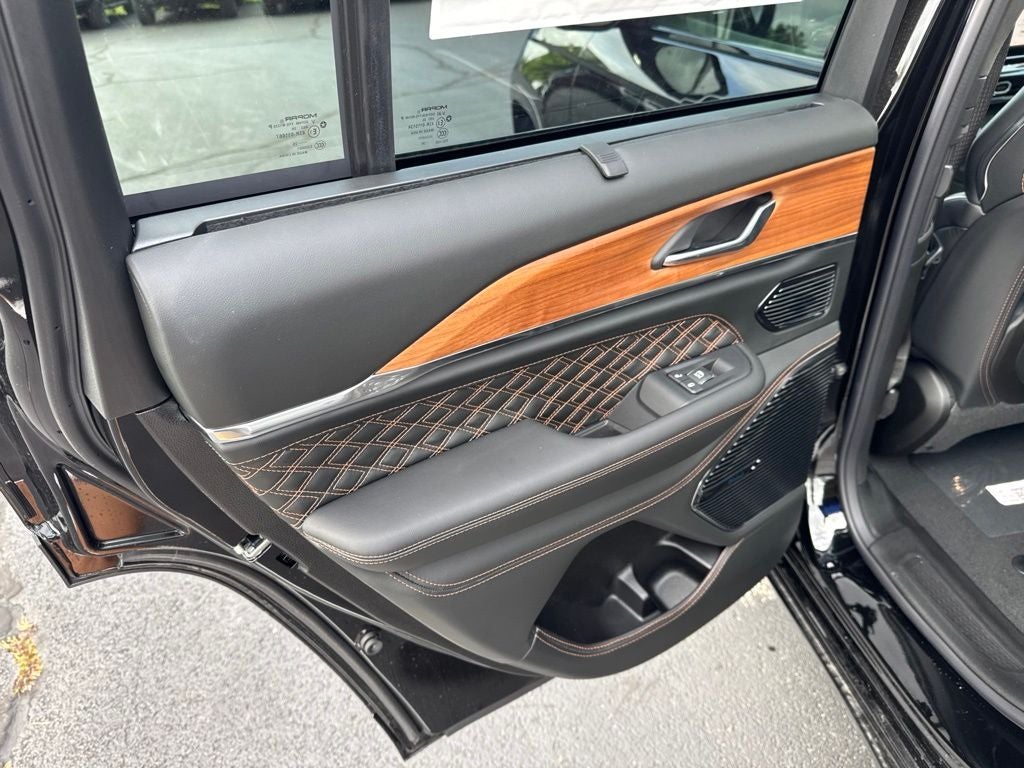 2026 Jeep Grand Cherokee GRAND CHEROKEE SUMMIT 4X4