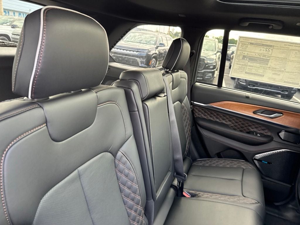 2026 Jeep Grand Cherokee GRAND CHEROKEE SUMMIT 4X4
