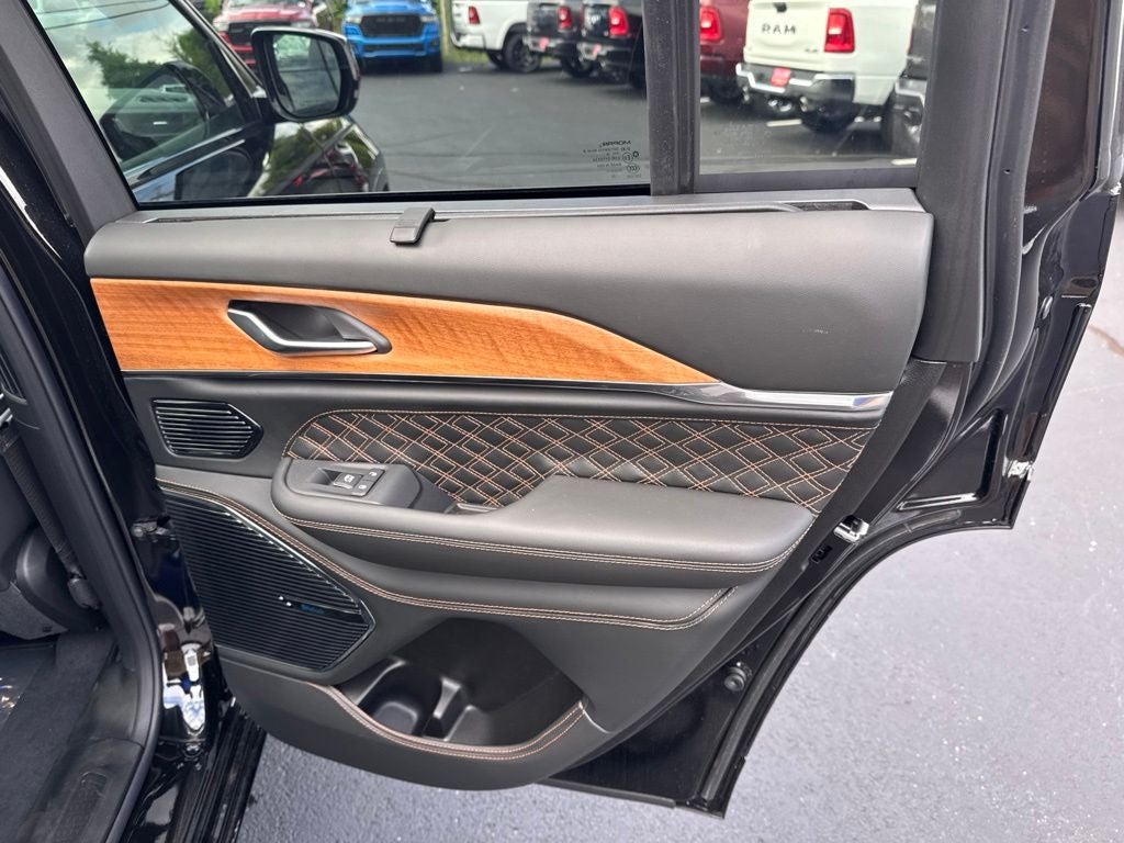 2026 Jeep Grand Cherokee GRAND CHEROKEE SUMMIT 4X4