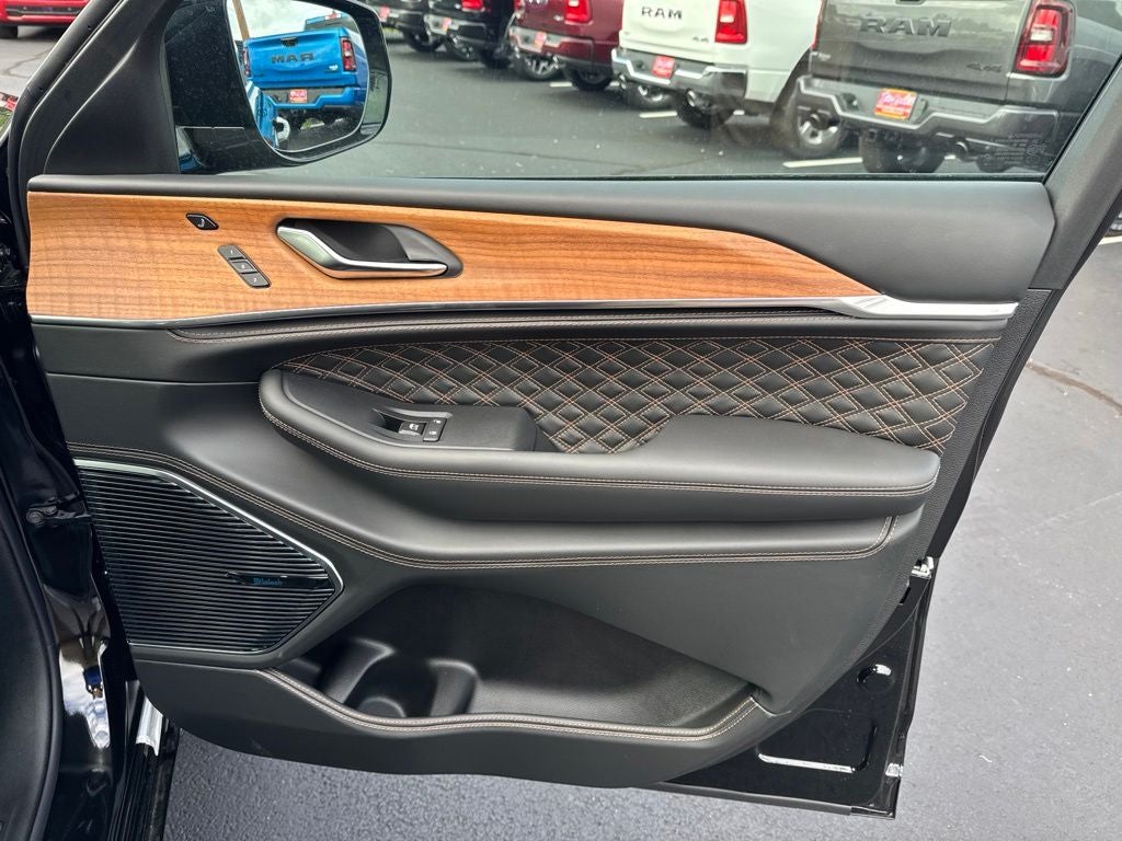 2026 Jeep Grand Cherokee GRAND CHEROKEE SUMMIT 4X4