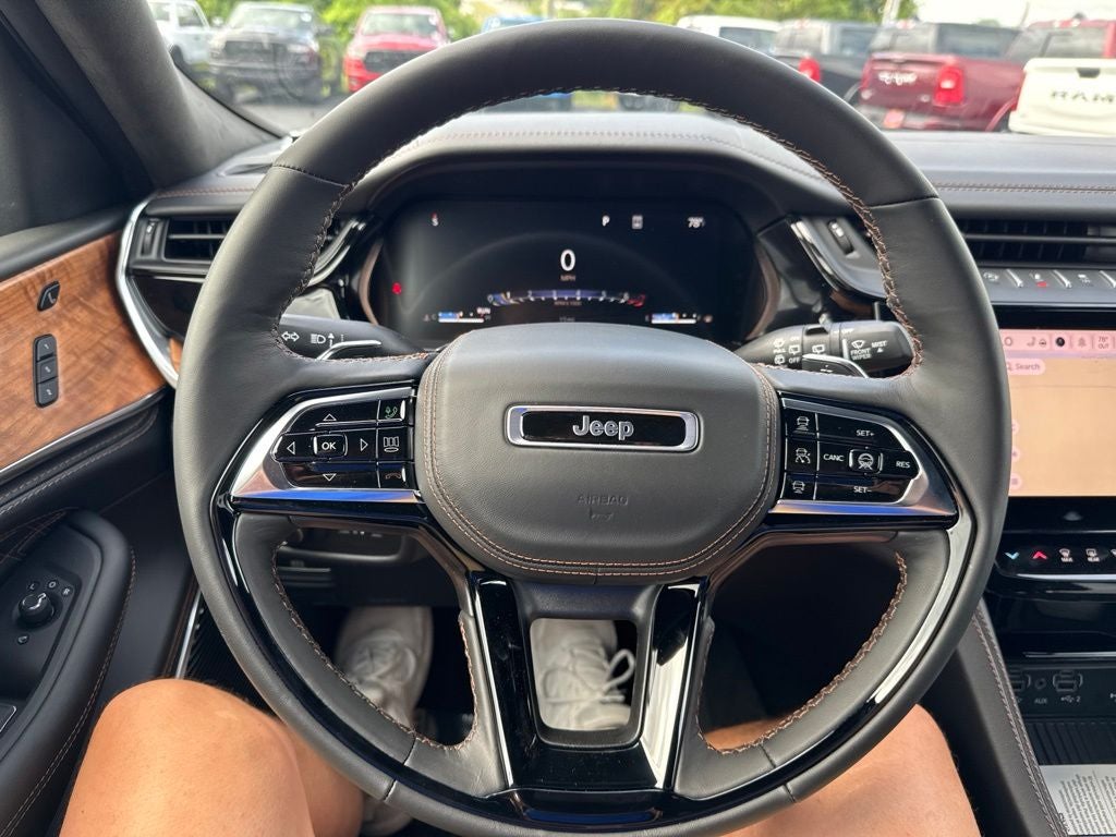 2026 Jeep Grand Cherokee GRAND CHEROKEE SUMMIT 4X4