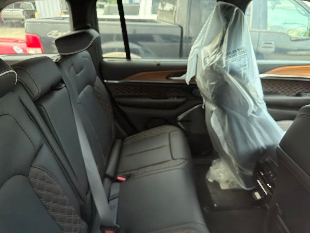 2026 Jeep Grand Cherokee GRAND CHEROKEE SUMMIT 4X4