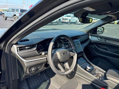 2024 Jeep Grand Cherokee L Laredo 4x2