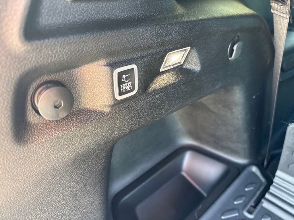 2024 Jeep Grand Cherokee L Laredo 4x2