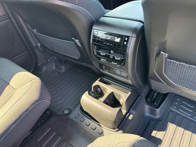 2024 Jeep Grand Cherokee L Laredo 4x2