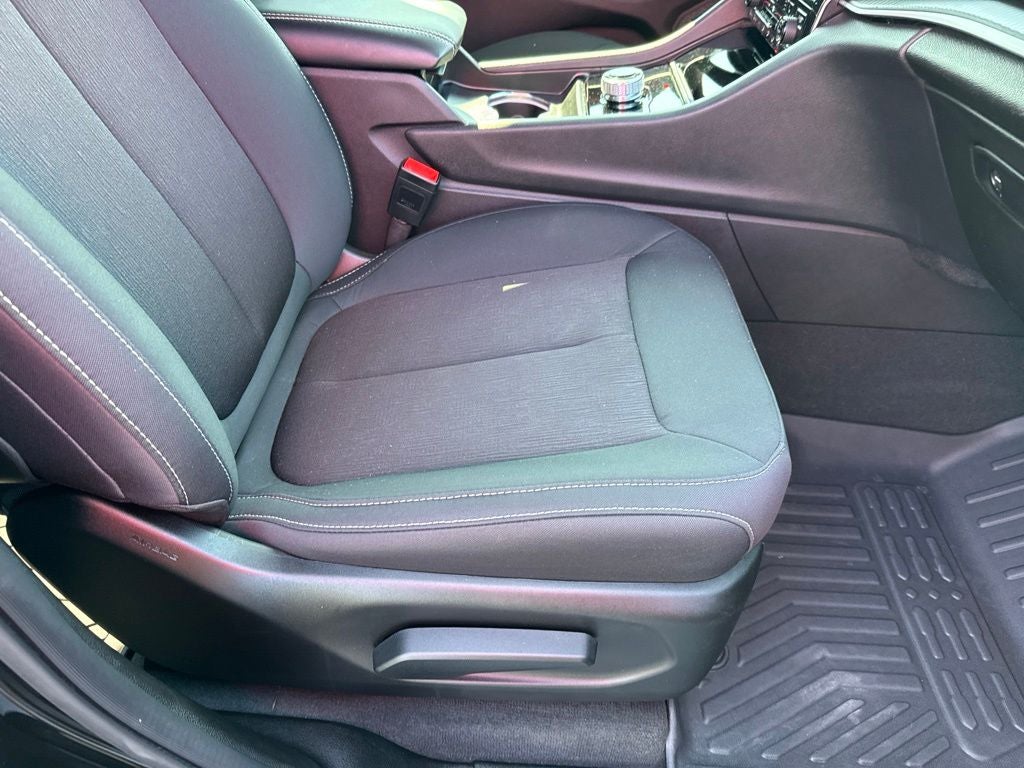 2024 Jeep Grand Cherokee L Laredo 4x2