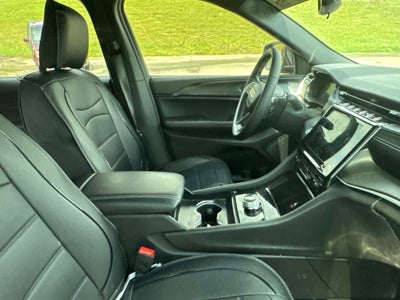 2024 Jeep Grand Cherokee L Laredo 4x2