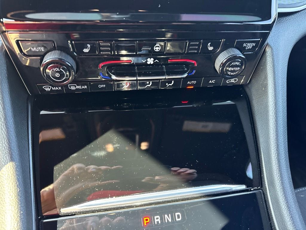 2024 Jeep Grand Cherokee L Laredo 4x2