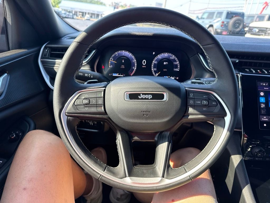 2024 Jeep Grand Cherokee L Laredo 4x2