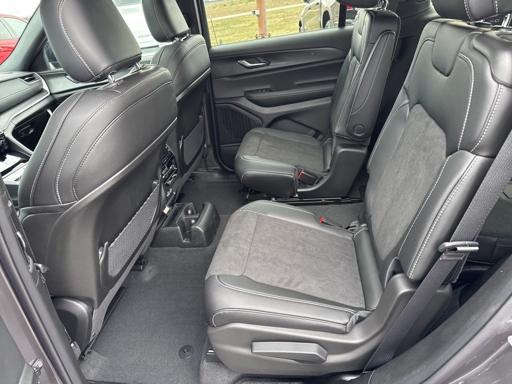 2025 Jeep Grand Cherokee L Altitude X 4x4