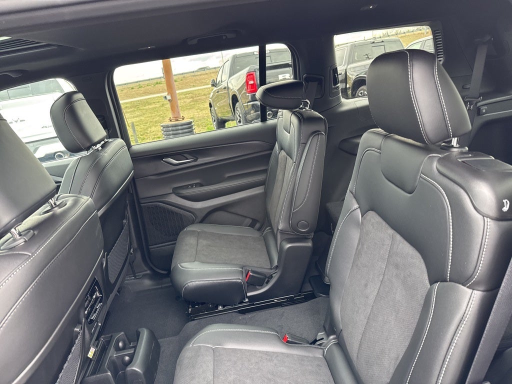 2025 Jeep Grand Cherokee L Altitude X 4x4