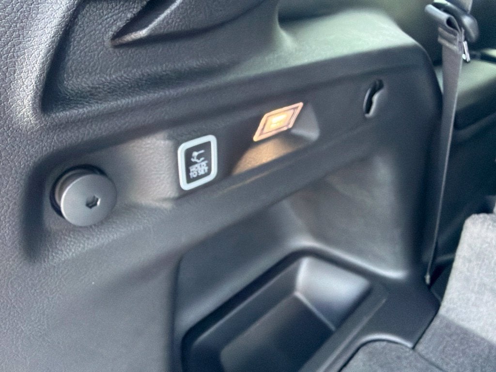 2027 Jeep Grand Cherokee GRAND CHEROKEE L LAREDO ALTITUDE 4X4