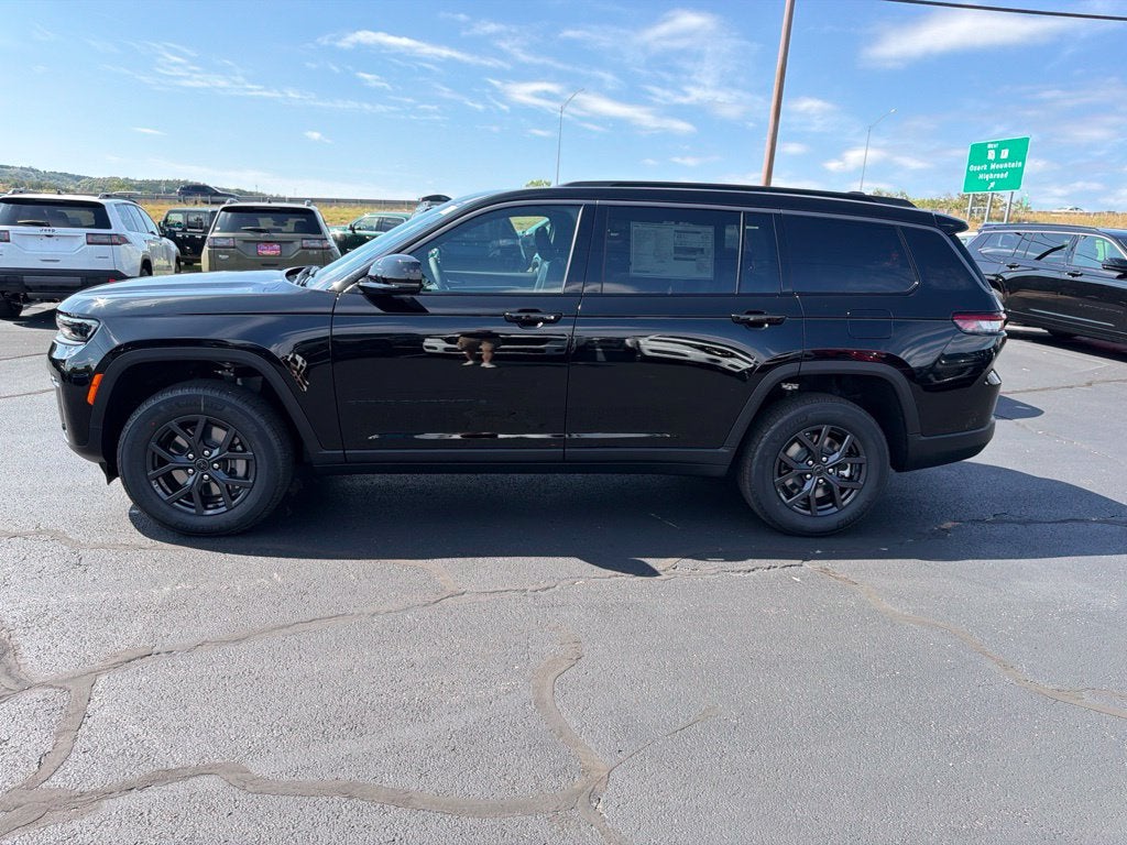 2027 Jeep Grand Cherokee GRAND CHEROKEE L LAREDO ALTITUDE 4X4