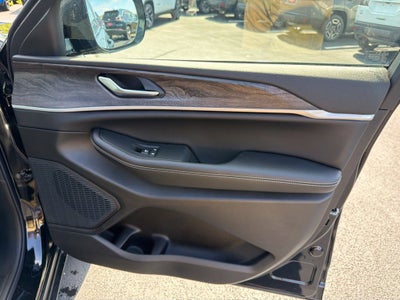 2027 Jeep Grand Cherokee GRAND CHEROKEE L LAREDO ALTITUDE 4X4