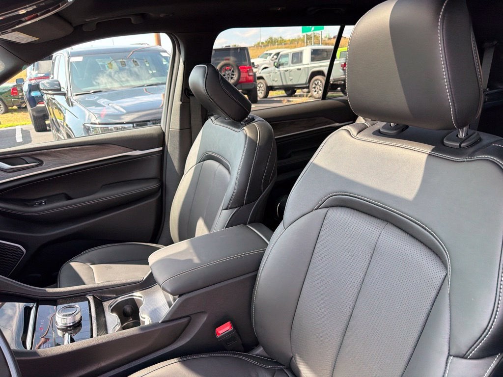 2027 Jeep Grand Cherokee GRAND CHEROKEE L LIMITED RESERVE 4X4