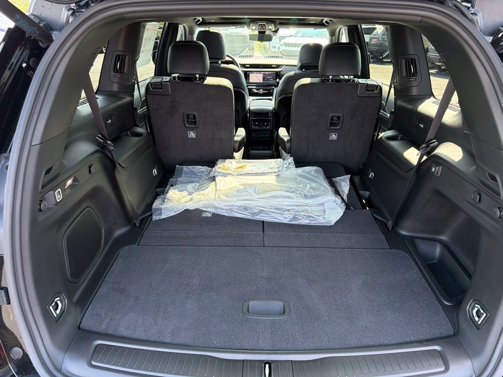 2027 Jeep Grand Cherokee GRAND CHEROKEE L LIMITED RESERVE 4X4