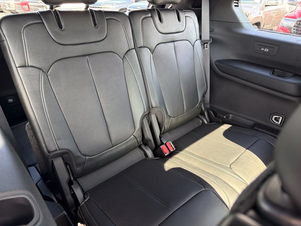2027 Jeep Grand Cherokee GRAND CHEROKEE L LIMITED RESERVE 4X4