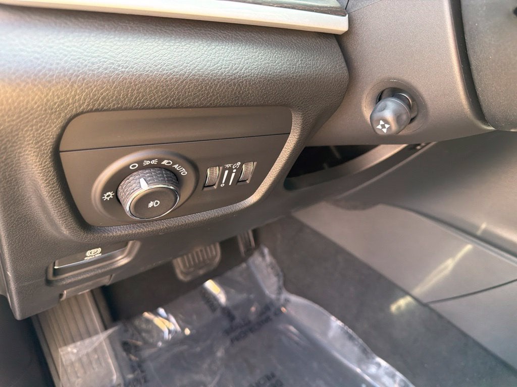 2027 Jeep Grand Cherokee GRAND CHEROKEE L LIMITED RESERVE 4X4