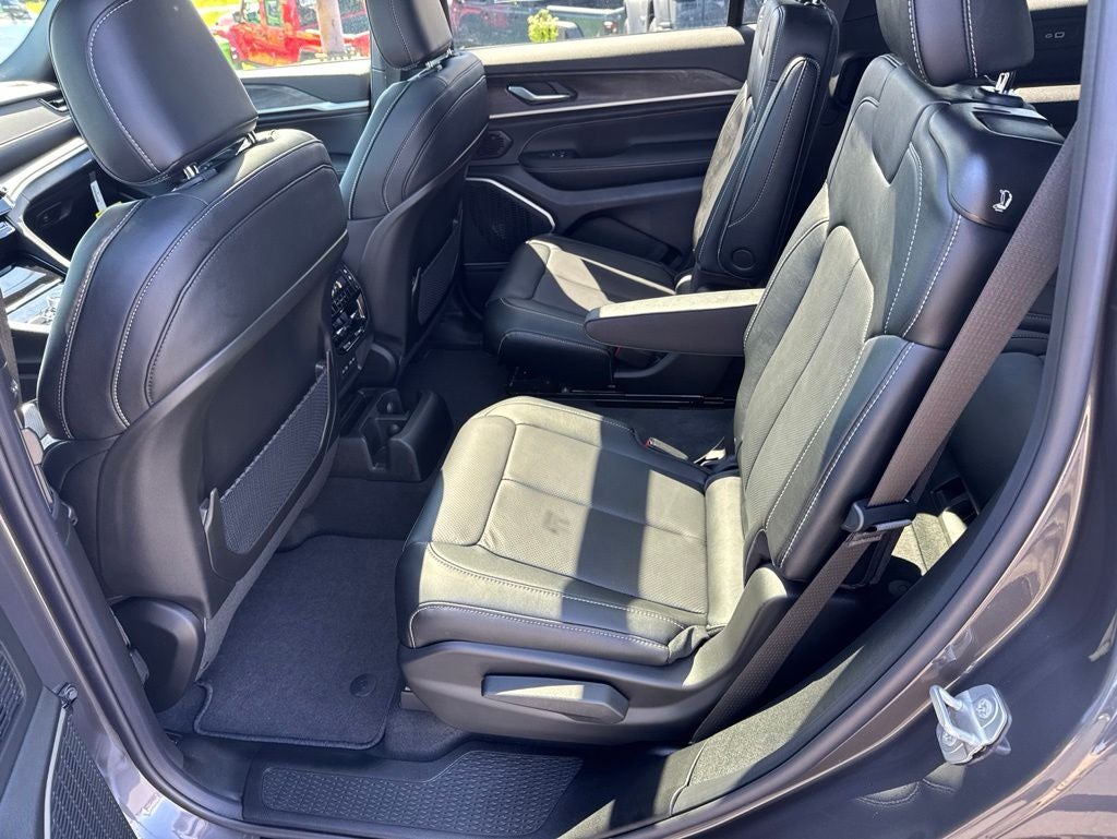 2026 Jeep Grand Cherokee GRAND CHEROKEE L LIMITED RESERVE 4X4