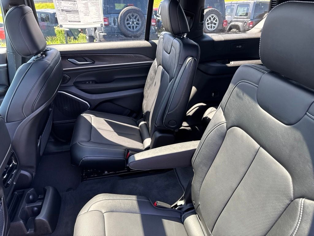 2026 Jeep Grand Cherokee GRAND CHEROKEE L LIMITED RESERVE 4X4