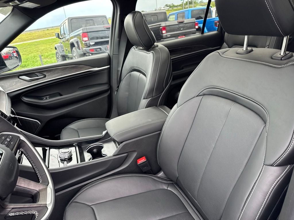 2026 Jeep Grand Cherokee GRAND CHEROKEE L LIMITED RESERVE 4X4