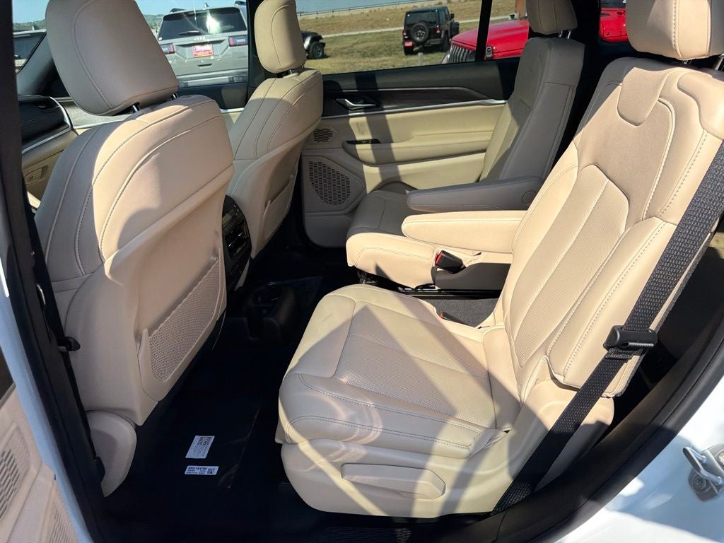 2026 Jeep Grand Cherokee GRAND CHEROKEE L LIMITED 4X4