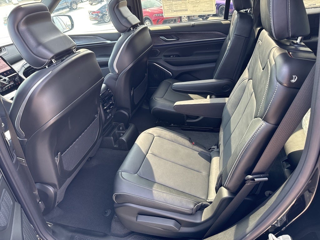 2024 Jeep Grand Cherokee GRAND CHEROKEE L OVERLAND 4X4