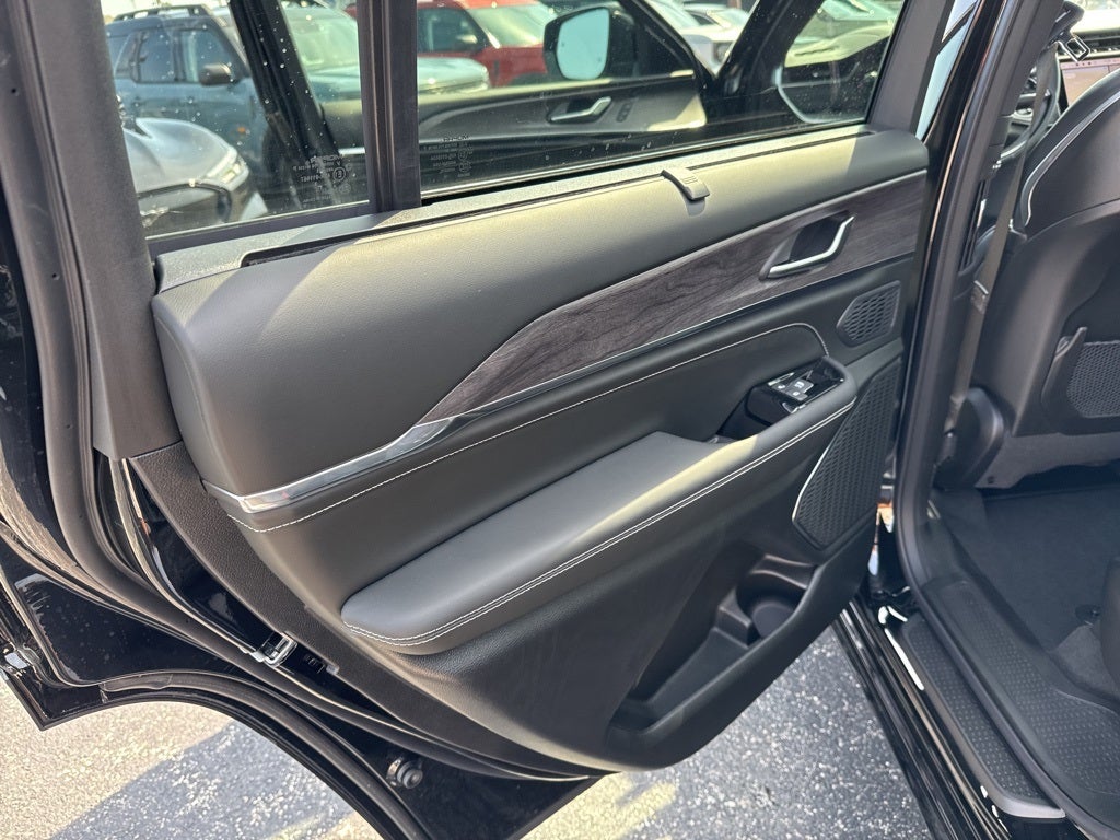 2024 Jeep Grand Cherokee GRAND CHEROKEE L OVERLAND 4X4