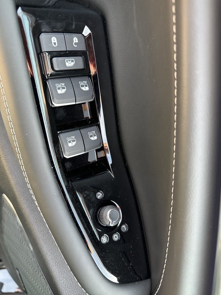 2024 Jeep Grand Cherokee GRAND CHEROKEE L OVERLAND 4X4