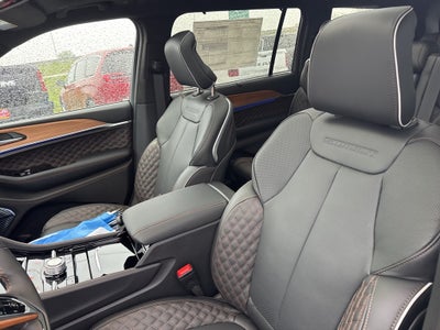 2025 Jeep Grand Cherokee GRAND CHEROKEE L SUMMIT RESERVE 4X4