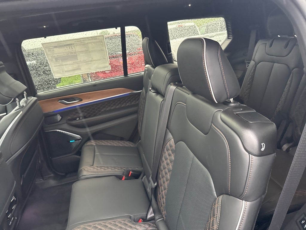 2025 Jeep Grand Cherokee GRAND CHEROKEE L SUMMIT RESERVE 4X4