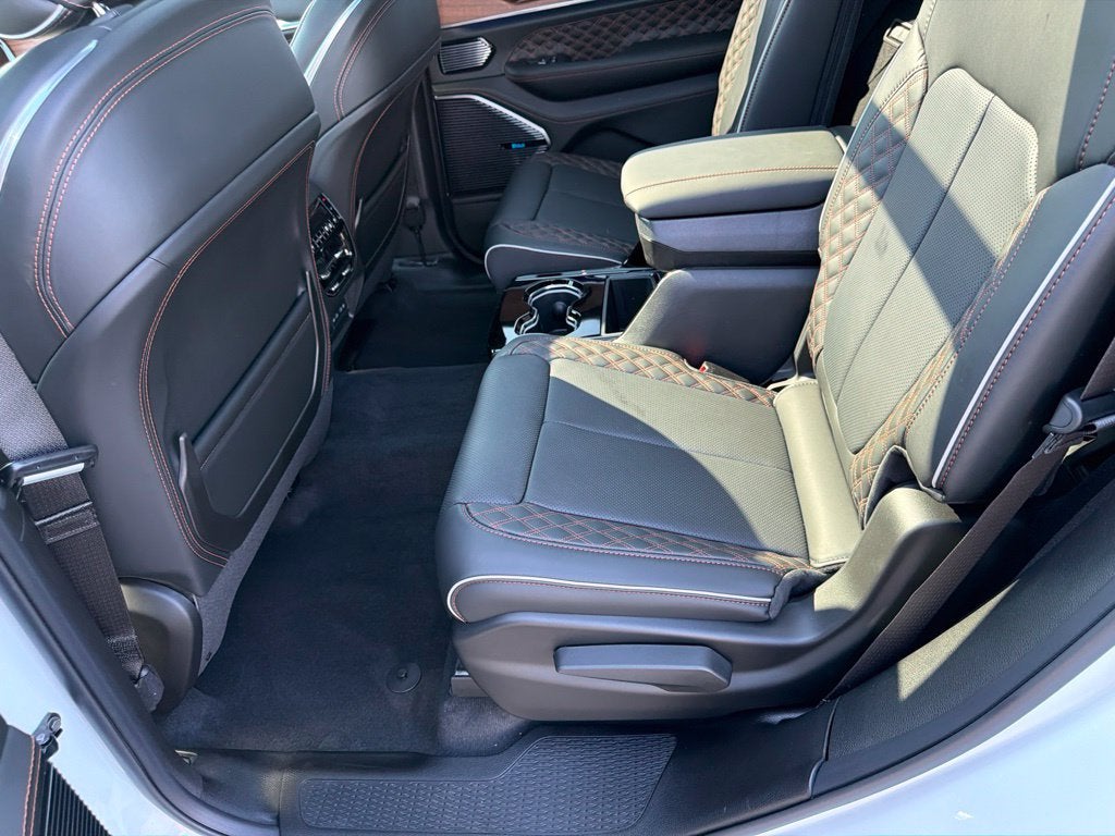 2027 Jeep Grand Cherokee GRAND CHEROKEE L SUMMIT 4X4