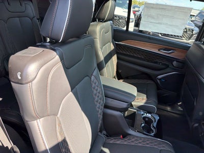 2027 Jeep Grand Cherokee GRAND CHEROKEE L SUMMIT 4X4