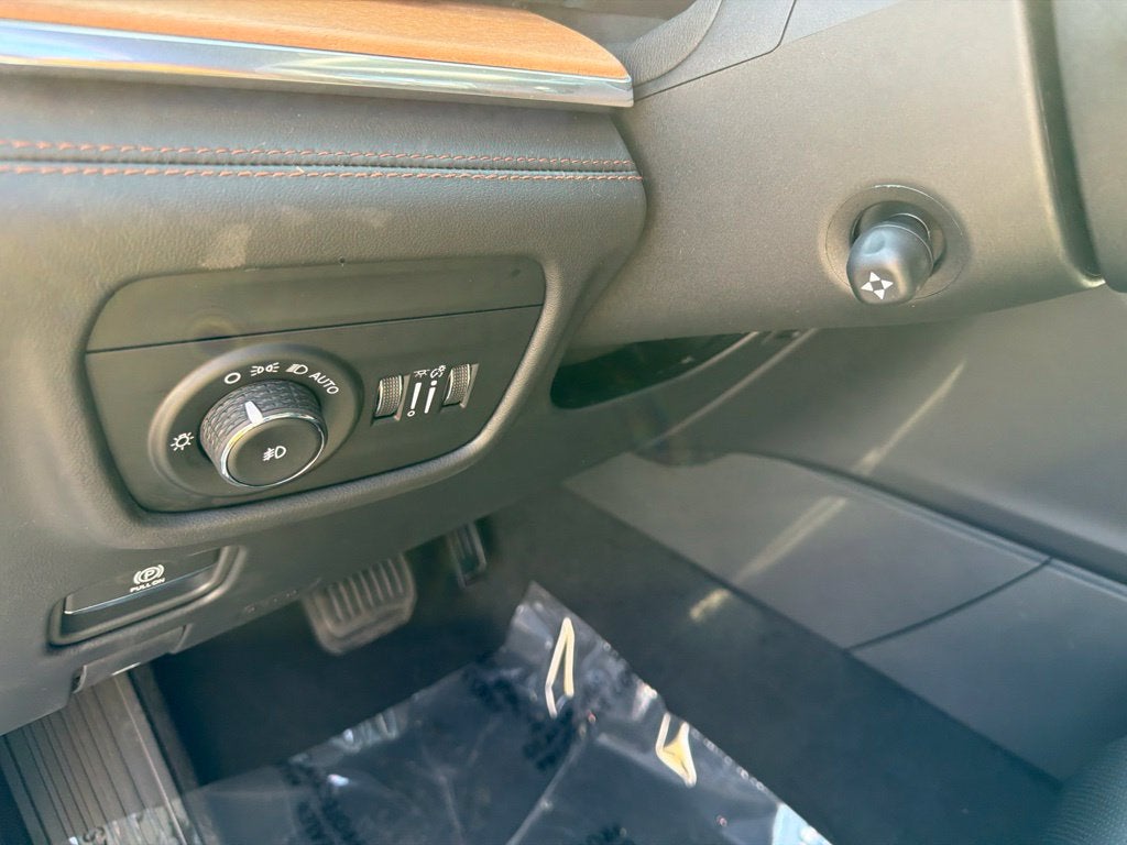 2027 Jeep Grand Cherokee GRAND CHEROKEE L SUMMIT 4X4