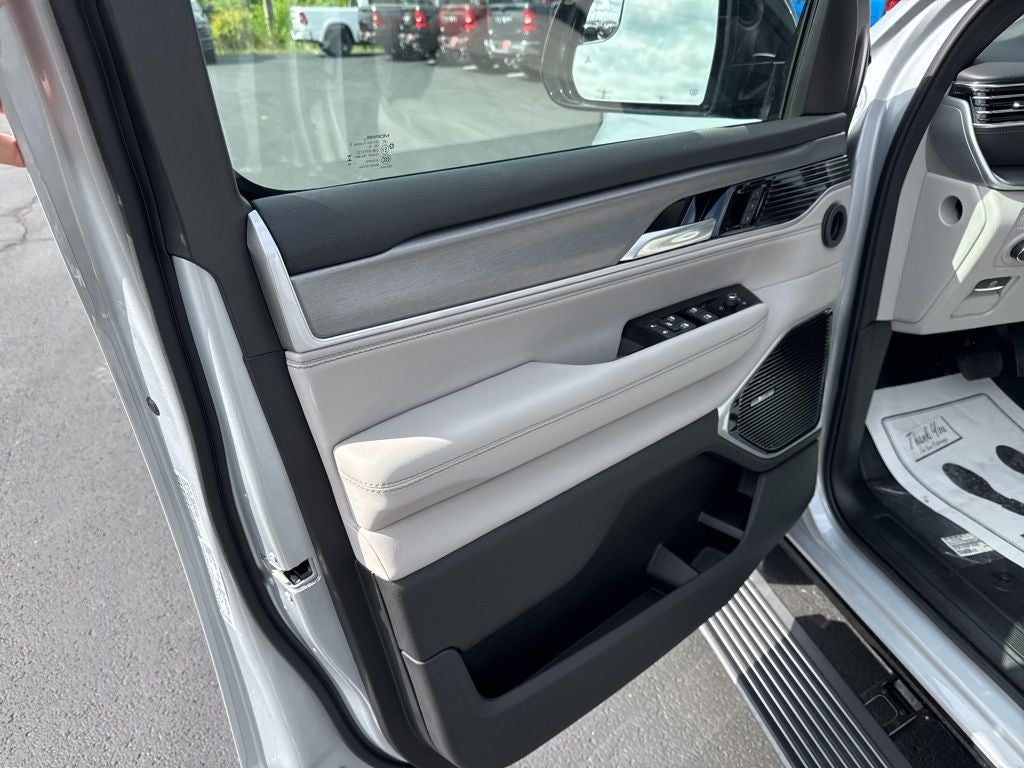 2026 Jeep Grand Wagoneer GRAND WAGONEER L LIMITED RESERVE 4X4