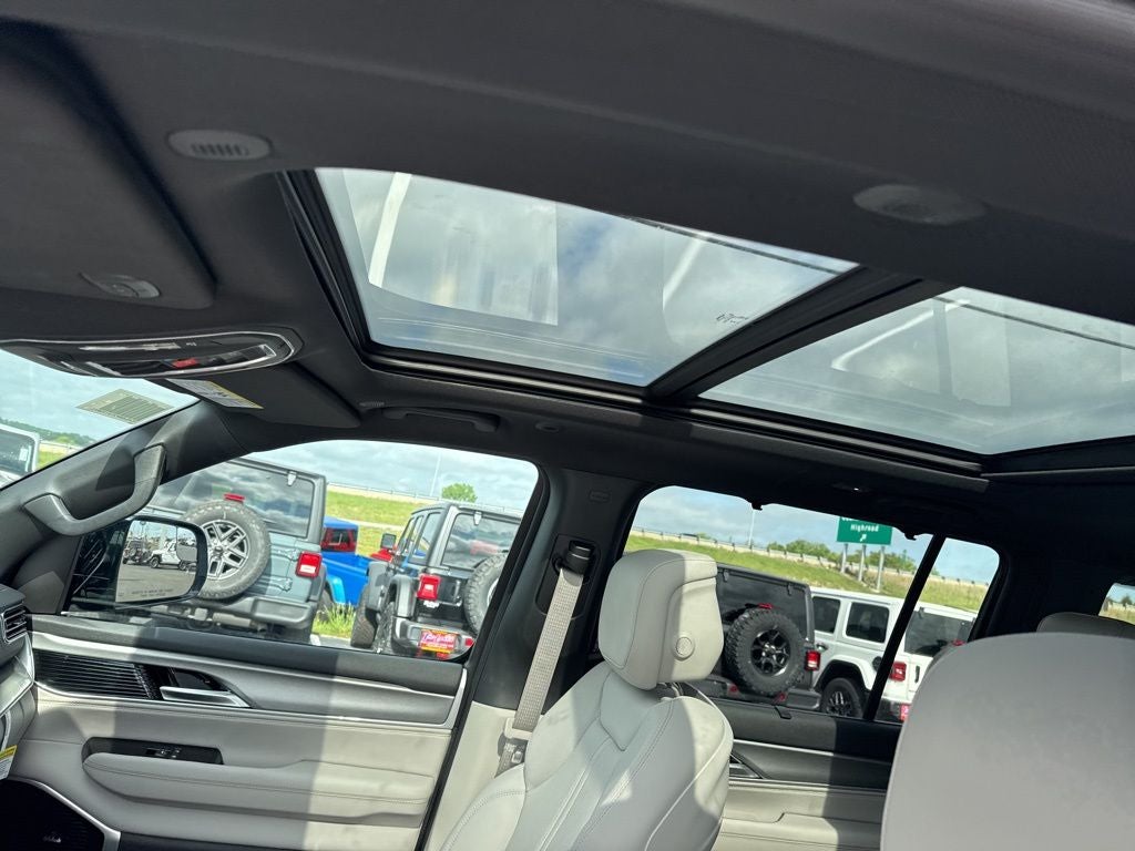 2026 Jeep Grand Wagoneer GRAND WAGONEER L LIMITED RESERVE 4X4