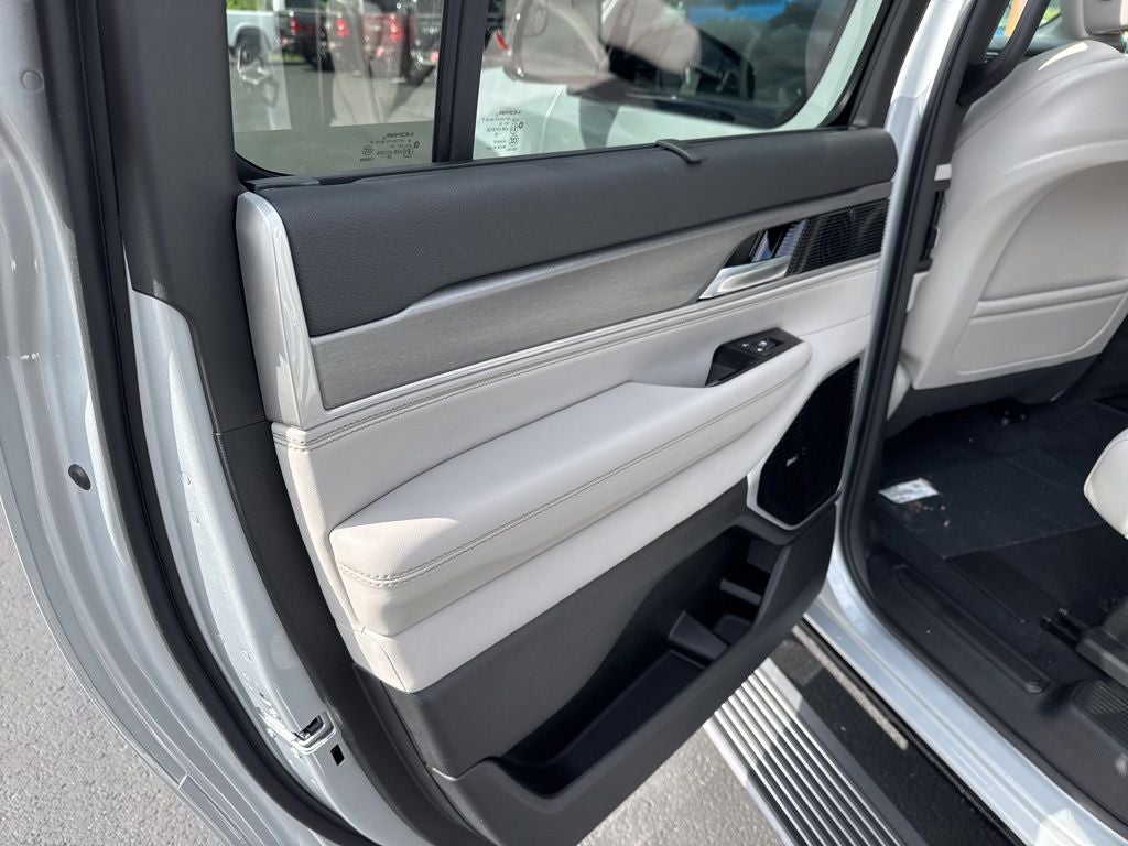 2026 Jeep Grand Wagoneer GRAND WAGONEER L LIMITED RESERVE 4X4