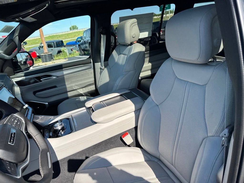 2026 Jeep Grand Wagoneer GRAND WAGONEER L LIMITED RESERVE 4X4