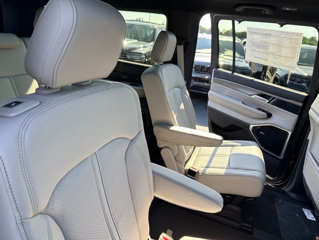 2026 Jeep Grand Wagoneer GRAND WAGONEER L LIMITED RESERVE 4X4
