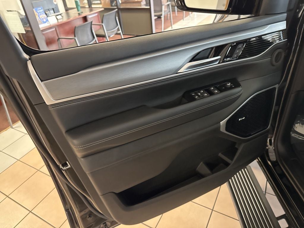 2026 Jeep Grand Wagoneer GRAND WAGONEER L LIMITED RESERVE 4X4