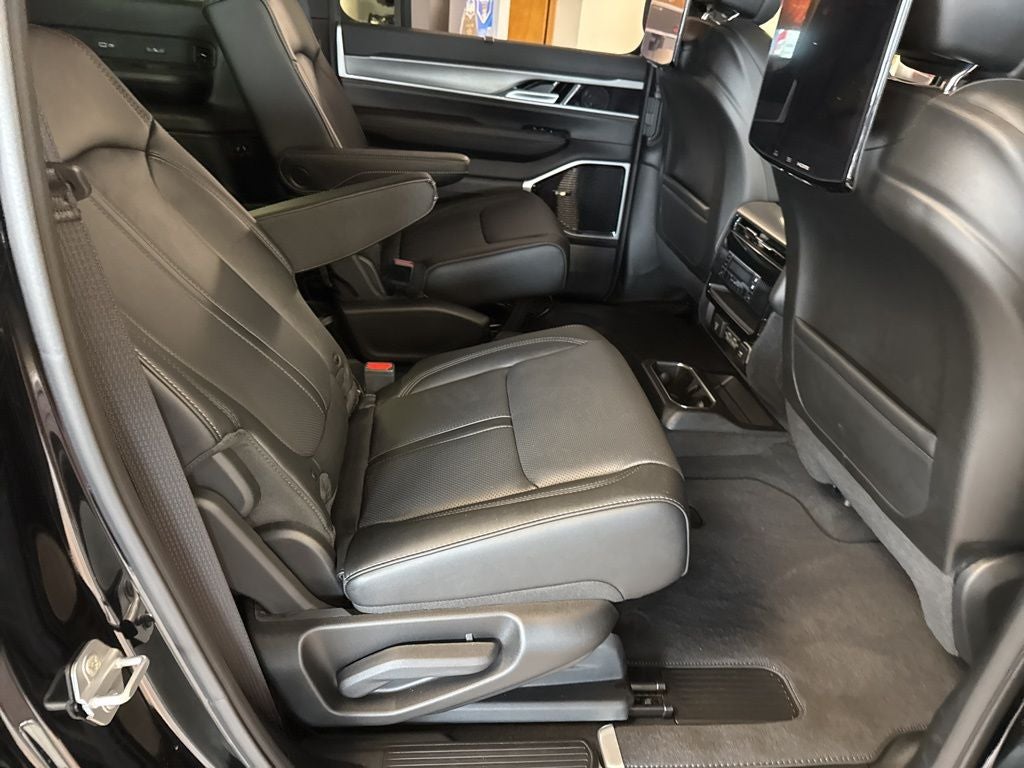 2026 Jeep Grand Wagoneer GRAND WAGONEER L LIMITED RESERVE 4X4