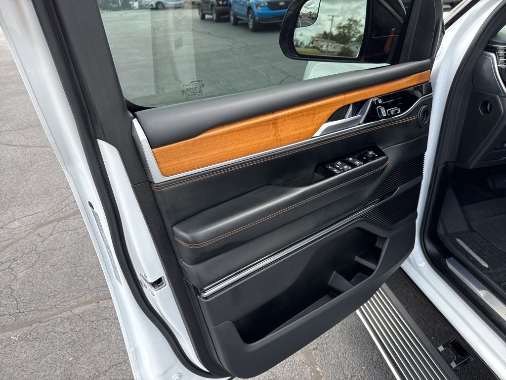 2024 Jeep Grand Wagoneer L Series III 4x4