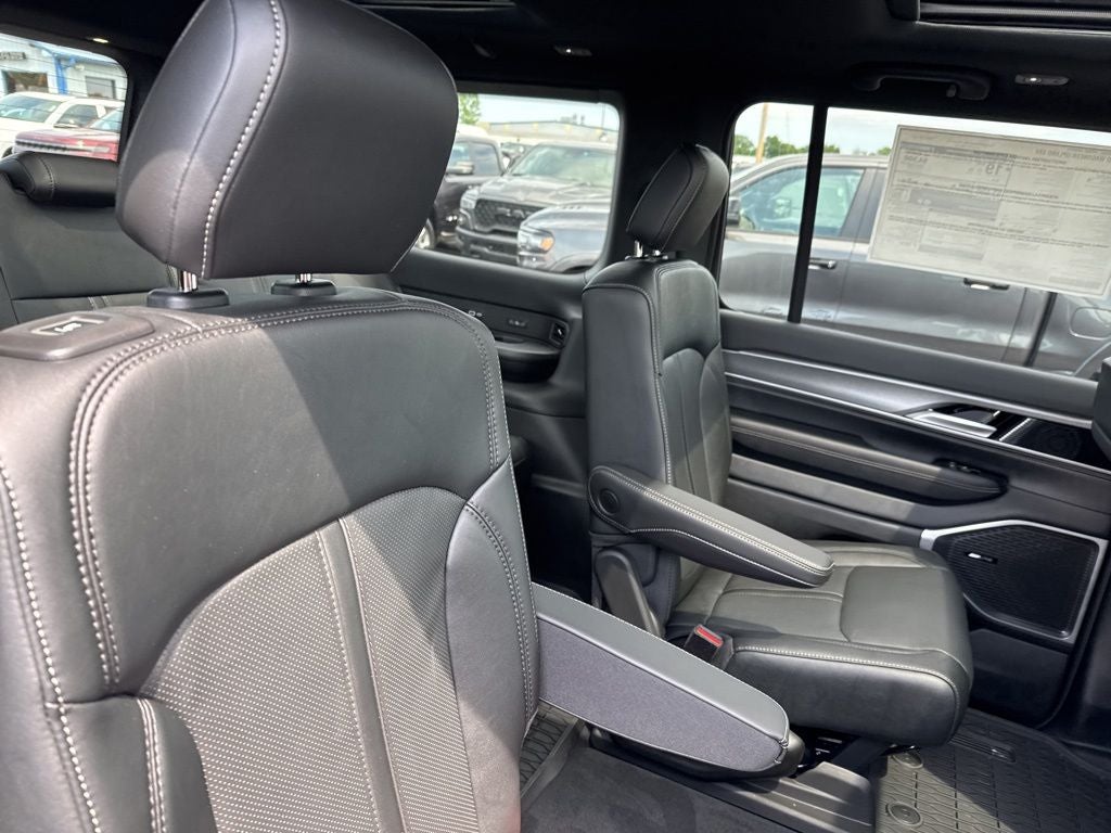 2026 Jeep Grand Wagoneer GRAND WAGONEER UPLAND 4X4