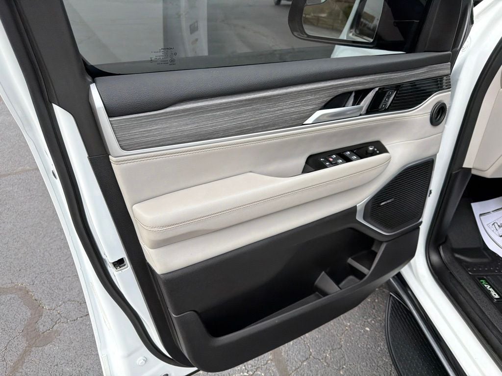 2024 Jeep Wagoneer Series II Pre Owned