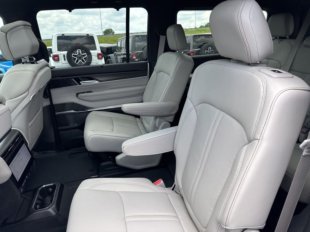 2026 Jeep Grand Wagoneer GRAND WAGONEER SUMMIT OBSIDIAN 4X4