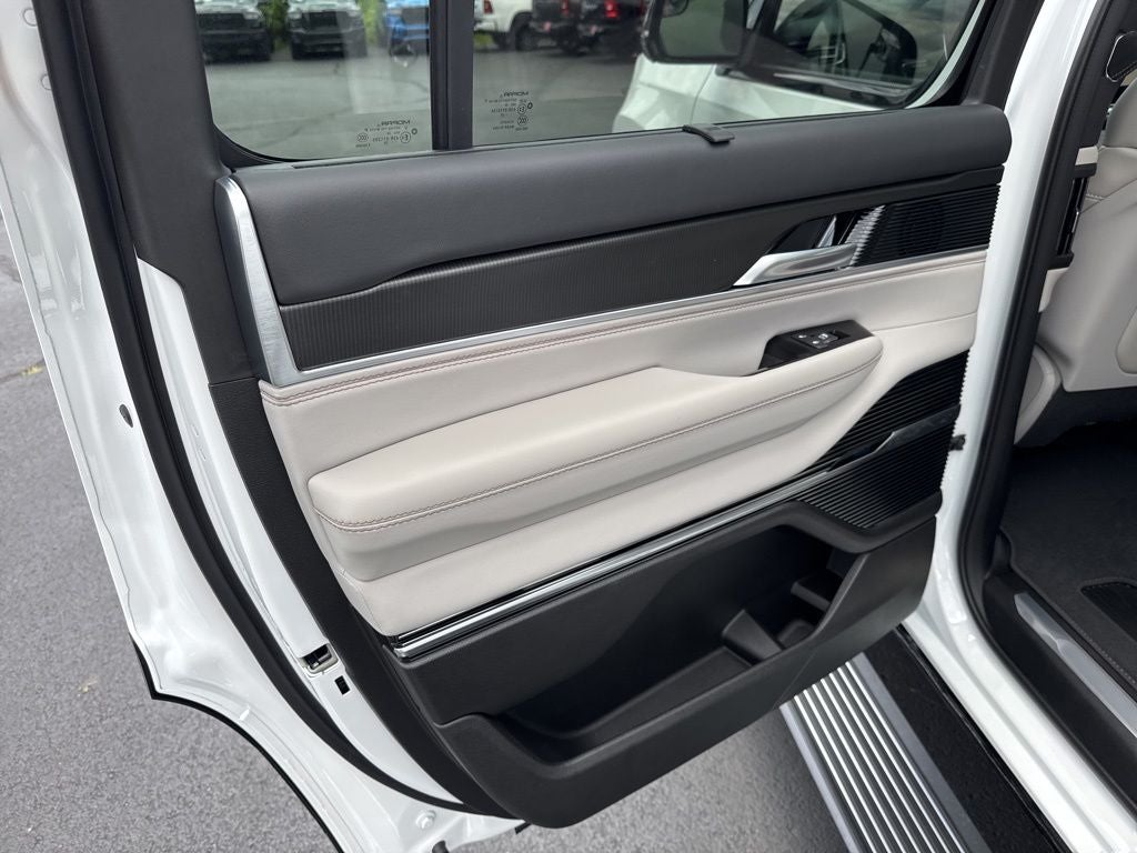 2026 Jeep Grand Wagoneer GRAND WAGONEER SUMMIT OBSIDIAN 4X4