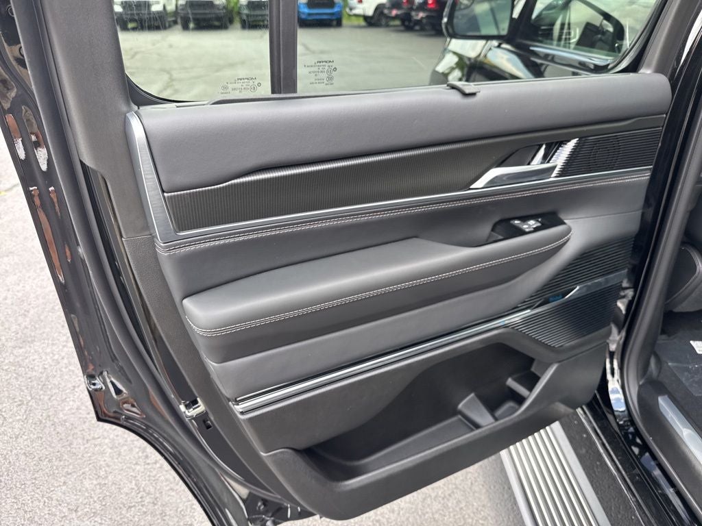 2026 Jeep Grand Wagoneer GRAND WAGONEER SUMMIT OBSIDIAN 4X4